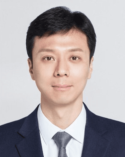 김현웅(법전원10) 동문, 법무법인 광장에서...