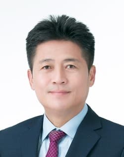 김정헌(인천시 중구청장·정외84) 동문, 어...